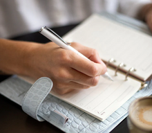 Load image into Gallery viewer, Filofax Classic Croc A5 Silver Mist