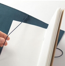 Load image into Gallery viewer, TRAVELER'S NOTEBOOK LEATHER JOURNAL - BLUE