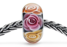 Load image into Gallery viewer, Trollbeads Glass ROSES FOR MOM
