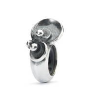 Load image into Gallery viewer, Trollbeads Single Water Lily Spacer
