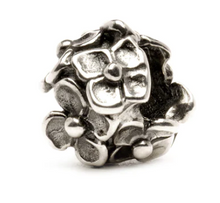 Load image into Gallery viewer, Trollbeads Hydrangea
