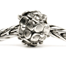 Load image into Gallery viewer, Trollbeads Hydrangea
