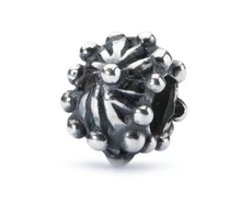 Load image into Gallery viewer, Trollbeads Quiet Flower
