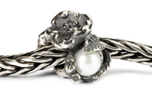 Load image into Gallery viewer, Trollbeads Buckthorn of May
