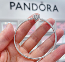 Load image into Gallery viewer, Pandora Bangle-Heart Clasp
